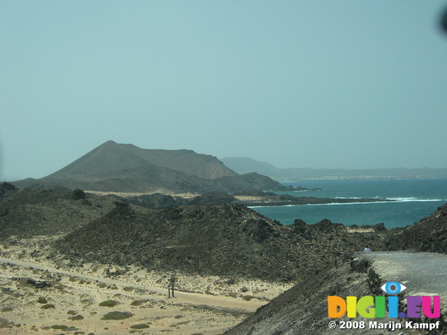 28047 View to La Caldera and Corralejo